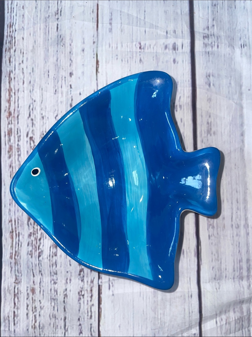 Blue Striped Ceramic Fish Dish - Decorative Pet Fish Accessory